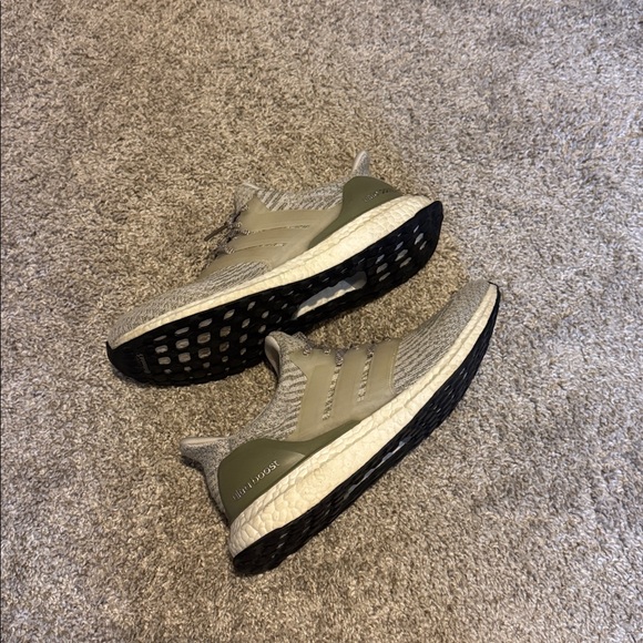 Adidas Ultra Boost 3.0 - Picture 1 of 3